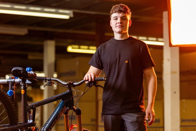 Esteira ou bicicleta: qual a melhor para cardio?